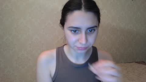 cute_strawberry_ online show from 12-21-24, 05:29