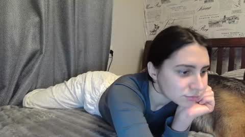 cute_strawberry_ online show from 01-01-25, 06:16