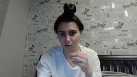 cute_strawberry_ online show from 01-08-25, 10:04