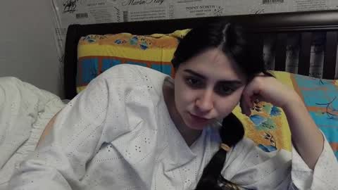 cute_strawberry_ online show from 01-08-25, 07:24