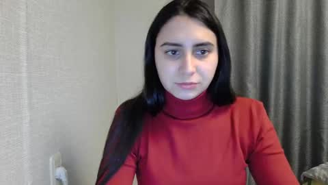 cute_strawberry_ online show from 01-25-25, 02:36