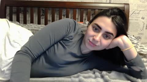 cute_strawberry_ online show from 01-27-25, 02:02