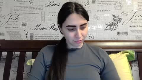 cute_strawberry_ online show from 01-28-25, 11:17