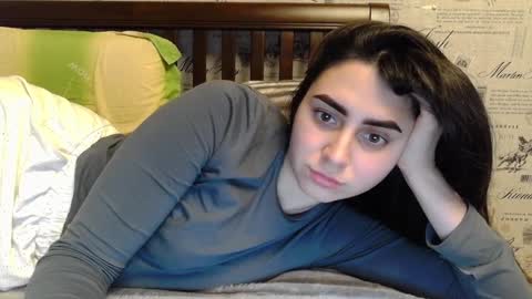cute_strawberry_ online show from 01-28-25, 02:21