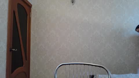 cute_strawberry_ online show from 02-05-25, 07:50