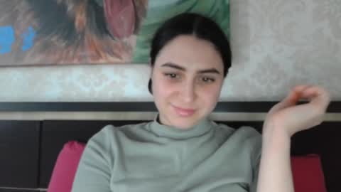 cute_strawberry_ online show from 02-08-25, 02:27