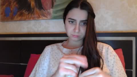 cute_strawberry_ online show from 02-08-25, 07:49