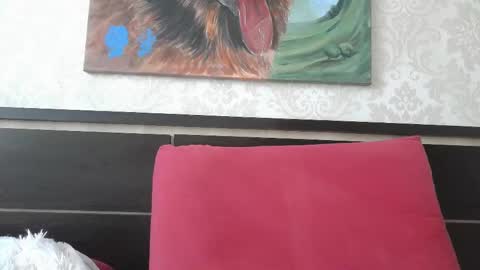 cute_strawberry_ online show from 02-11-25, 07:44