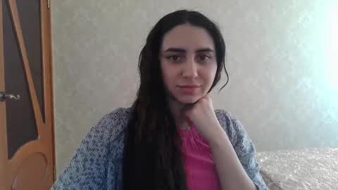 cute_strawberry_ online show from 02-14-25, 06:23