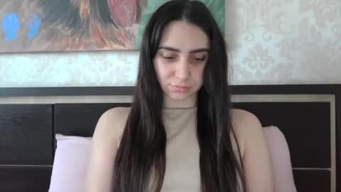 cute_strawberry_ online show from 02-18-25, 02:16