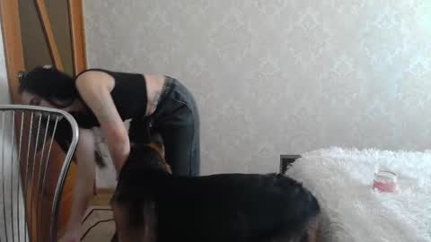 cute_strawberry_ online show from 02-21-25, 12:17