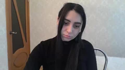 cute_strawberry_ online show from 02-22-25, 12:19
