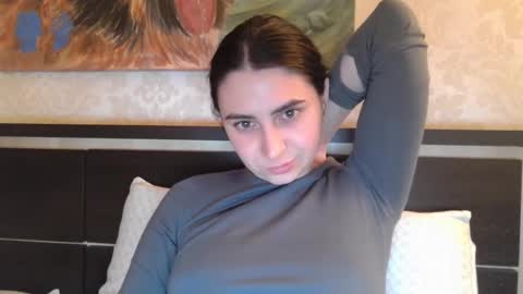 cute_strawberry_ online show from 02-22-25, 07:47