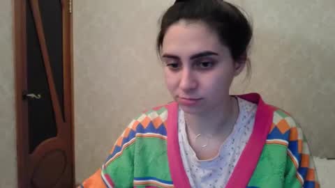 cute_strawberry_ online show from 02-24-25, 05:42