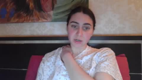 cute_strawberry_ online show from 03-07-25, 05:49