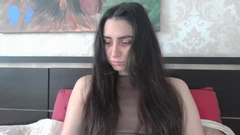 cute_strawberry_ online show from 03-10-25, 08:59