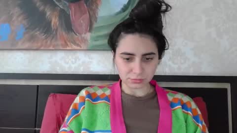 cute_strawberry_ online show from 03-10-25, 12:59