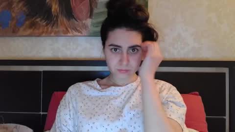 cute_strawberry_ online show from 03-10-25, 04:57