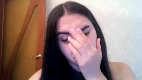 cute_strawberry_ online show from 09-10-25, 07:30