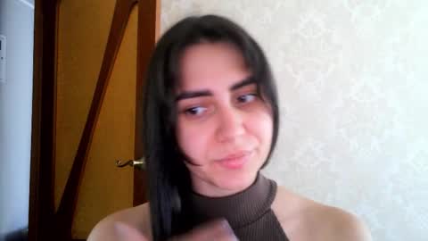 cute_strawberry_ online show from 09-11-25, 07:30