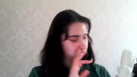 cute_strawberry_ online show from 10-01-25, 07:58