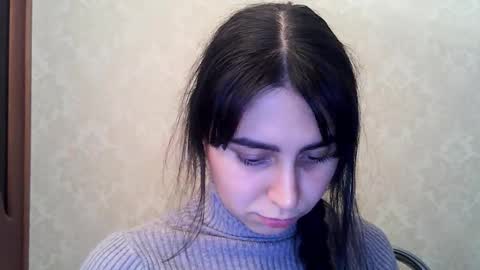 cute_strawberry_ online show from 10-03-25, 03:09