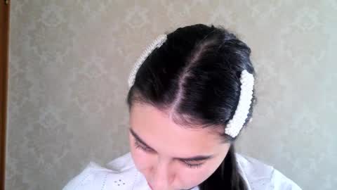 cute_strawberry_ online show from 10-04-25, 07:39