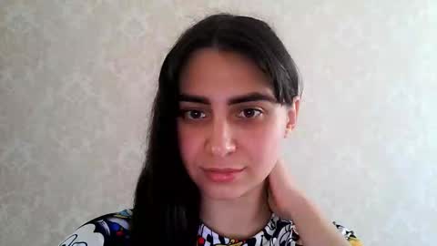 cute_strawberry_ online show from 10-10-25, 09:08