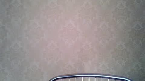 cute_strawberry_ online show from 10-13-25, 06:52