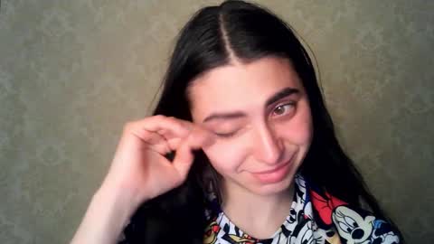 cute_strawberry_ online show from 10-23-25, 05:33