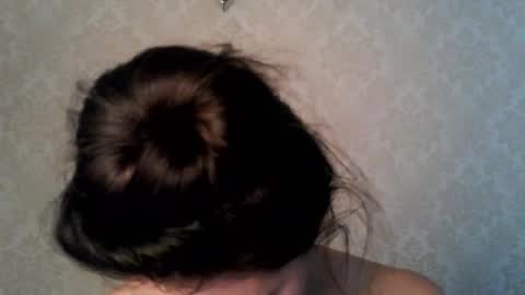 cute_strawberry_ online show from 10-27-25, 07:56