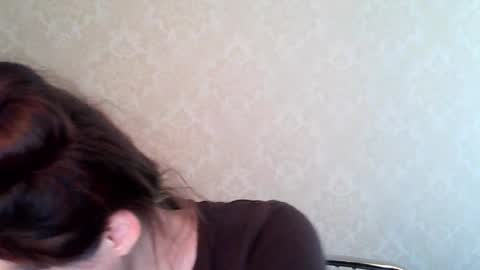 cute_strawberry_ online show from 11-02-25, 07:44