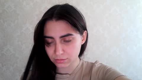 cute_strawberry_ online show from 11-09-25, 09:07