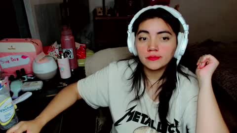 Snapshot of cuteambervi chatting on 12-02-24, 01:36 Princess Amber online show from 12-02-24, 01:36