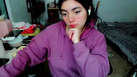 Snapshot of cuteambervi chatting on 12-06-24, 09:02 Princess Amber online show from 12-06-24, 09:02