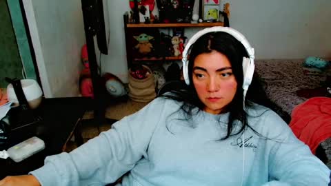 Snapshot of cuteambervi chatting on 01-24-25, 08:11 Princess Amber online show from 01-24-25, 08:11