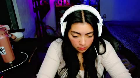 Snapshot of cuteambervi chatting on 01-30-25, 11:55 Princess Amber online show from 01-30-25, 11:55