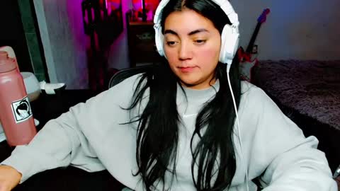 Snapshot of cuteambervi chatting on 02-17-25, 02:09 Princess Amber online show from 02-17-25, 02:09