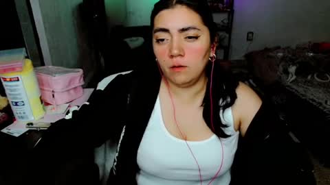 Snapshot of cuteambervi chatting on 09-17-25, 08:54 Princess Amber online show from 09-17-25, 08:54