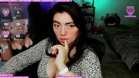 Snapshot of cuteambervi chatting on 09-18-25, 11:40 Princess Amber online show from 09-18-25, 11:40