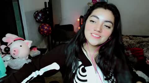 Snapshot of cuteambervi chatting on 10-31-25, 11:17 Princess Amber online show from 10-31-25, 11:17