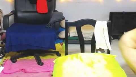 Snapshot of cuteandsexyone chatting on 12-20-24, 04:36 CuteAndSexyOne Na and Brian online show from 12-20-24, 04:36