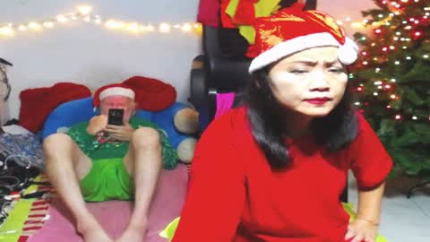 Snapshot of cuteandsexyone chatting on 12-28-24, 06:29 CuteAndSexyOne Na and Brian online show from 12-28-24, 06:29