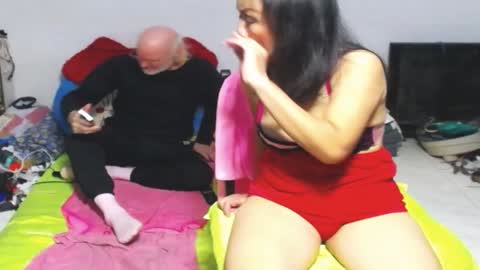 Snapshot of cuteandsexyone chatting on 01-18-25, 01:41 CuteAndSexyOne Na and Brian online show from 01-18-25, 01:41