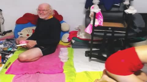 Snapshot of cuteandsexyone chatting on 01-19-25, 04:44 CuteAndSexyOne Na and Brian online show from 01-19-25, 04:44