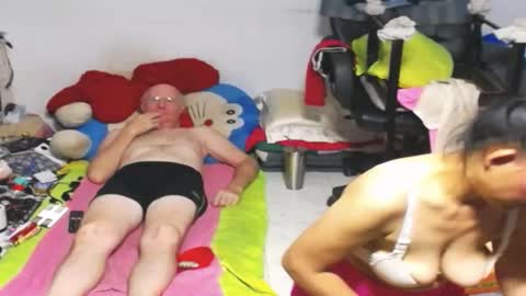 Snapshot of cuteandsexyone chatting on 02-10-25, 04:14 CuteAndSexyOne Na and Brian online show from 02-10-25, 04:14