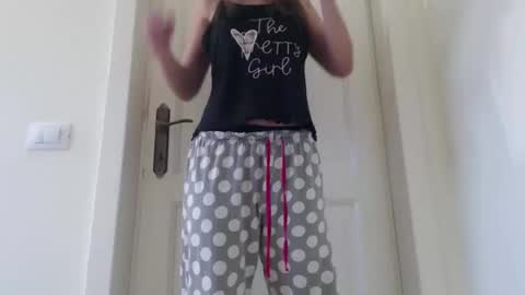 Anne-Marie  online show from 10-18-25, 09:10