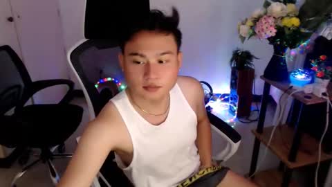 cuteasianlee online show from 12-14-25, 10:42