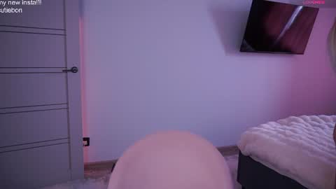 Snapshot of cutebon chatting on 06-22-26, 04:31 BONNIE online show from 06-22-26, 04:31