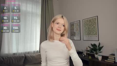 Snapshot of cutebrutality chatting on 10-09-25, 08:56 Alice online show from 10-09-25, 08:56